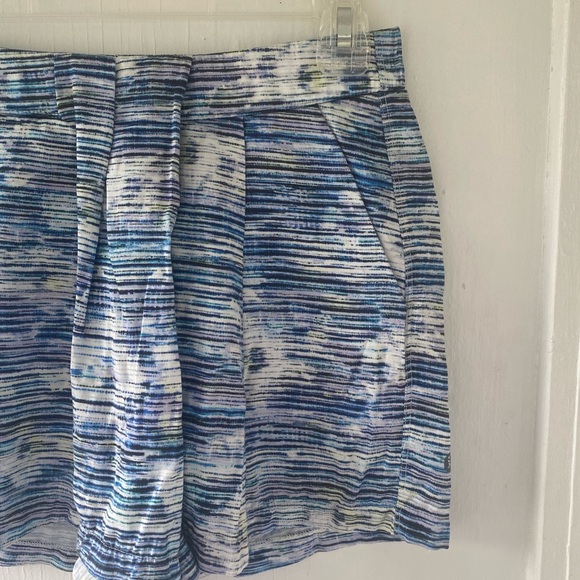 Lululemon &Go Keepsake Shorts In Blurry Belle Multi - Picture 4 of 9